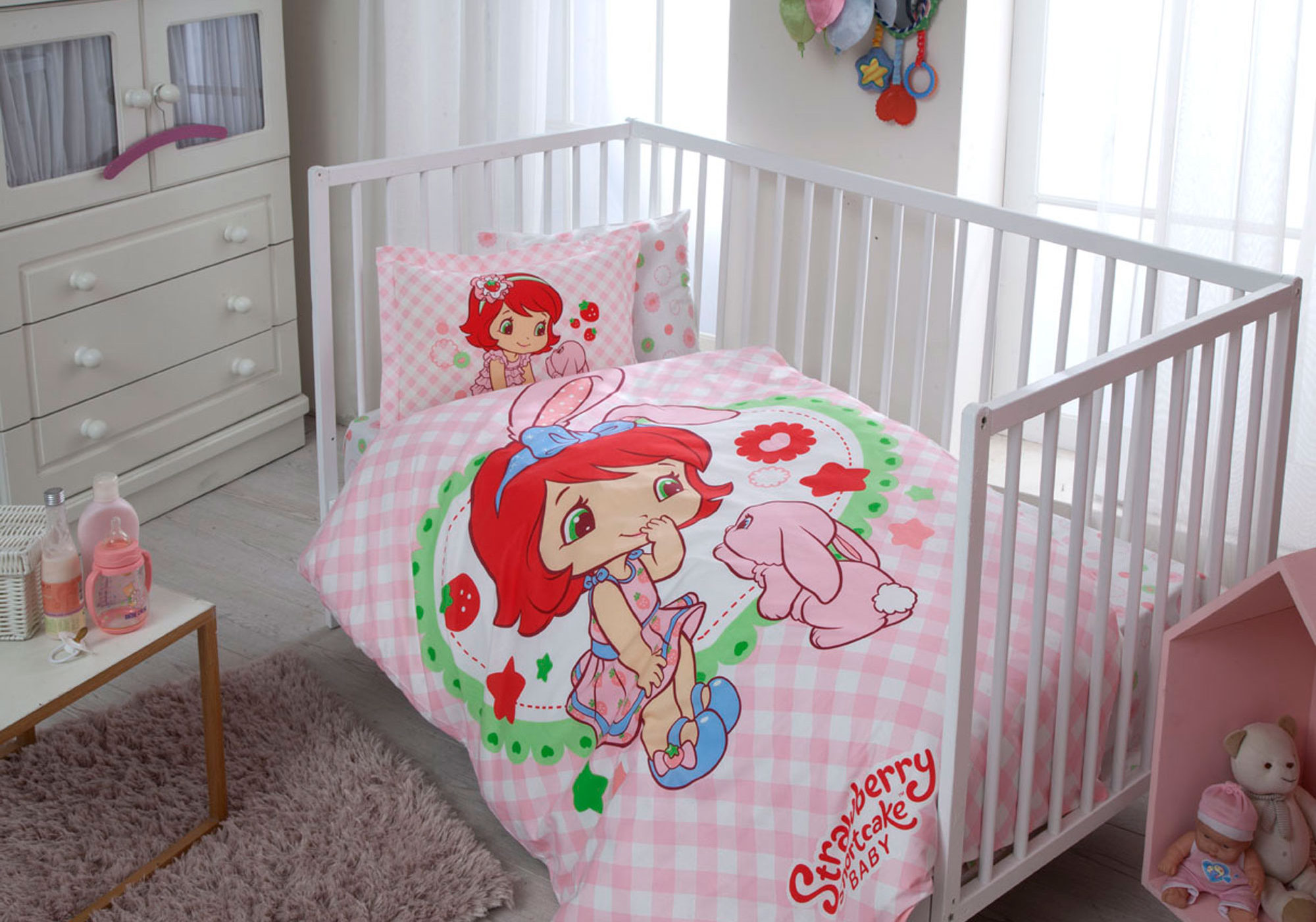 Strawberry shortcake 2025 baby bedding